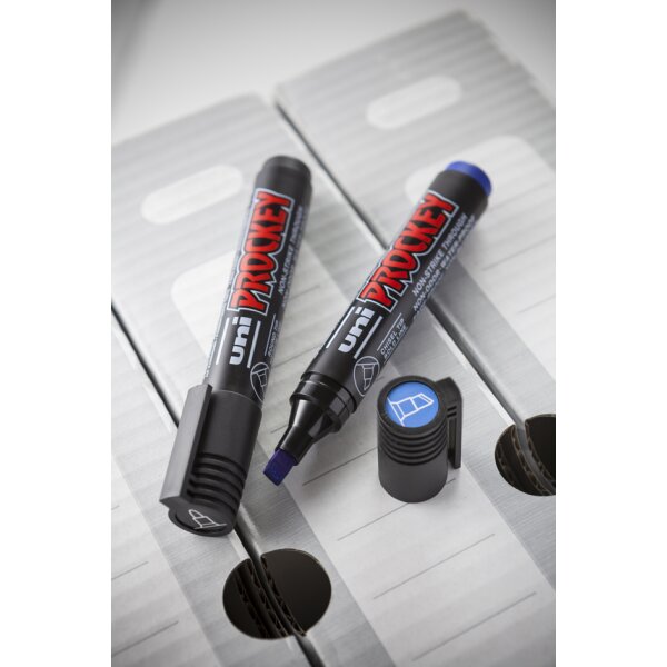 uni-ball Permanent-Marker PROCKEY (PM-126), rot