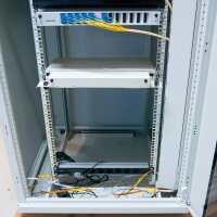 LogiLink 19" Netzwerkschrank, 22 HE, lichtgrau (RAL7035)