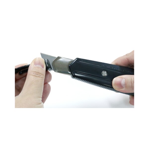 NT Cutter eL-500, Kunststoff-Gehäuse, schwarz