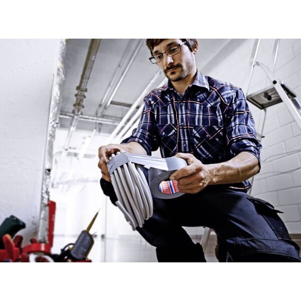 tesa Ruban toilé Duct Tape PRO, 50 mm x 50 m, argent