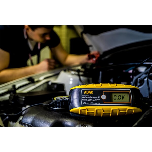 BRÜDER MANNESMANN Chargeur pour batterie de voiture ADAC