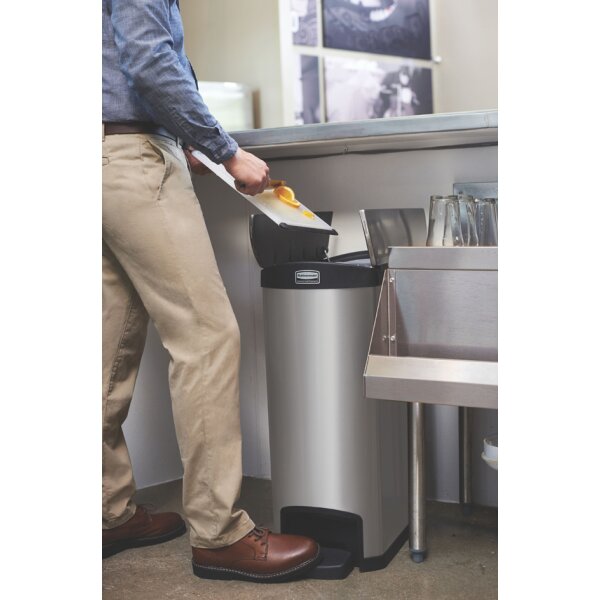 Rubbermaid Tret-Abfalleimer Slim Jim, 50 Liter, schwarz