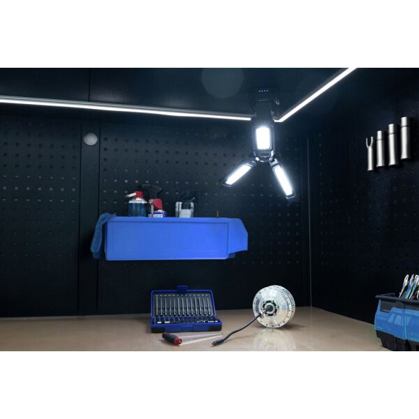 ANSMANN Projecteur LED rechargeable Triohead 7000R, trépied