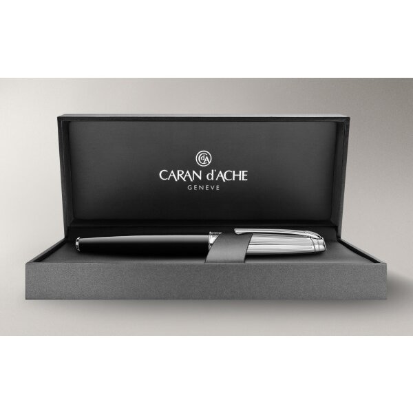 CARAN DACHE Stylo plume F 4799.279 Leman Bicolor noir